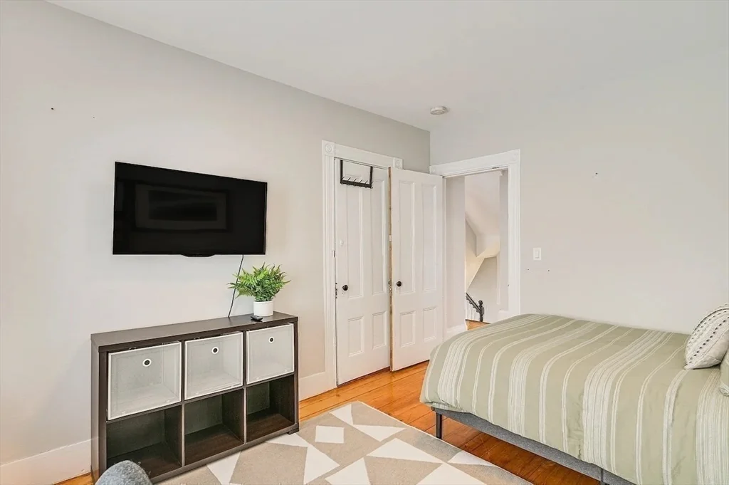 44 Cottage St, Watertown