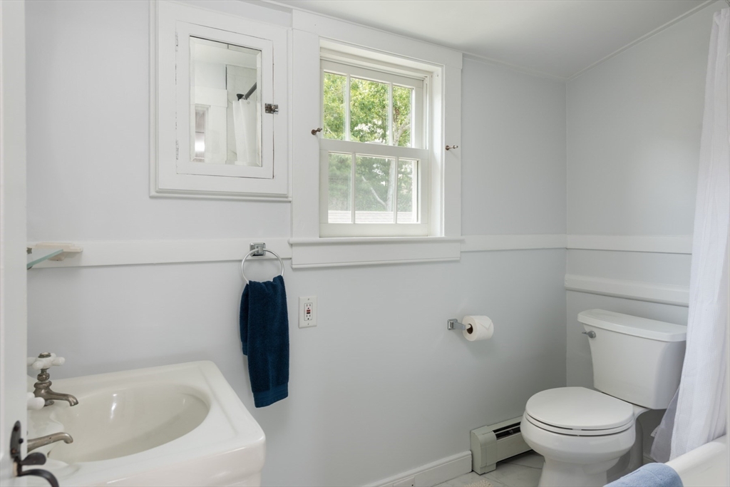 16 Jefferson Shores Rd, Cohasset Narrows