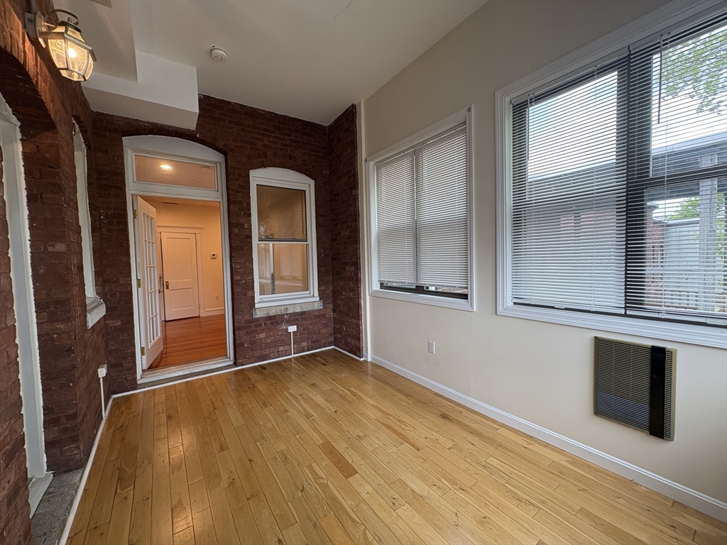 191 Winthrop Rd, Brookline