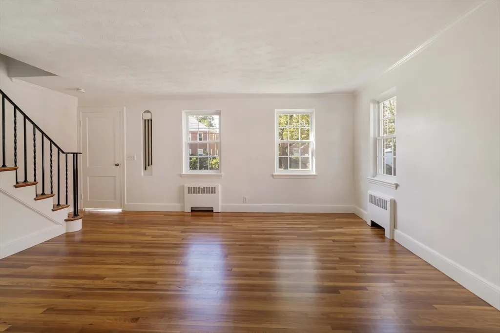 27 Payne Rd, Newton Highlands