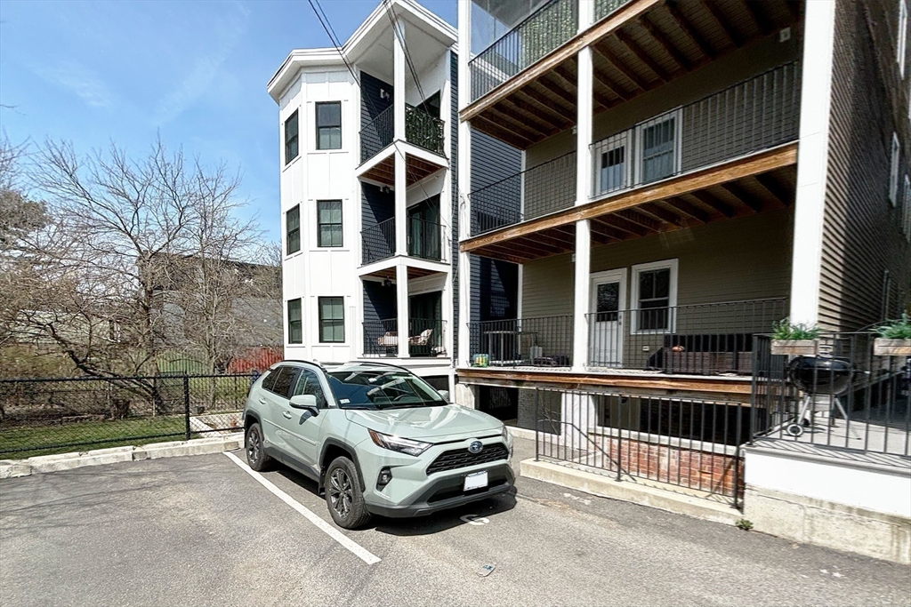 335 Maverick St, East Boston