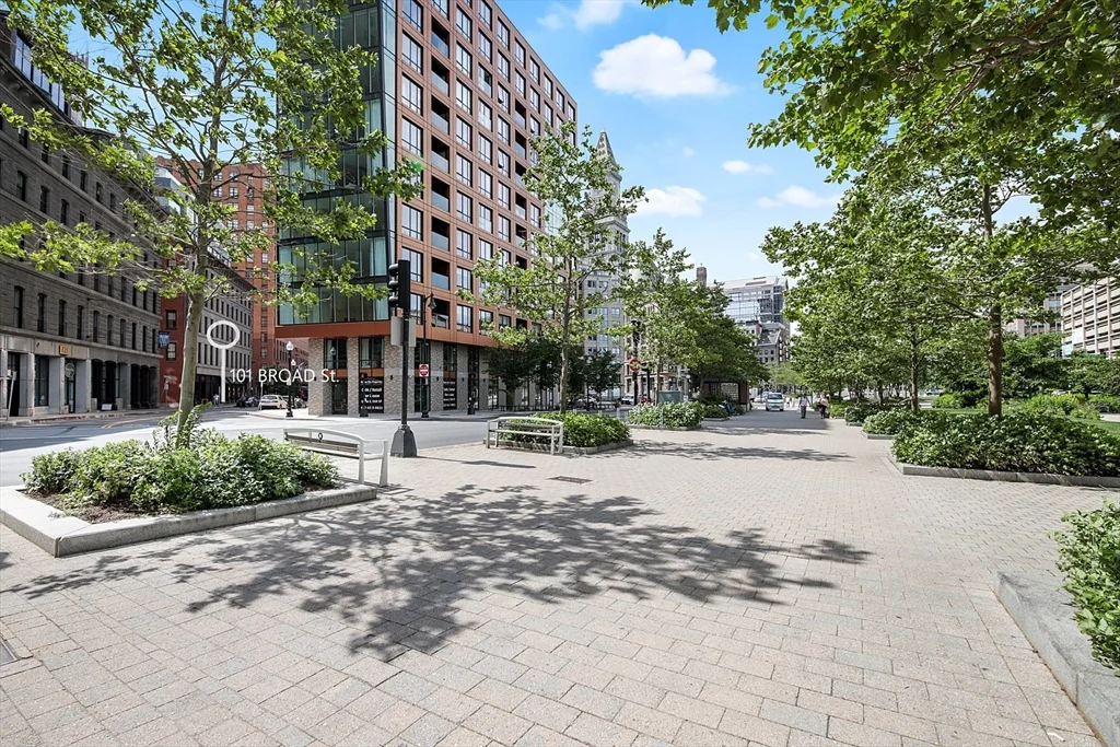 101 Broad St, Waterfront