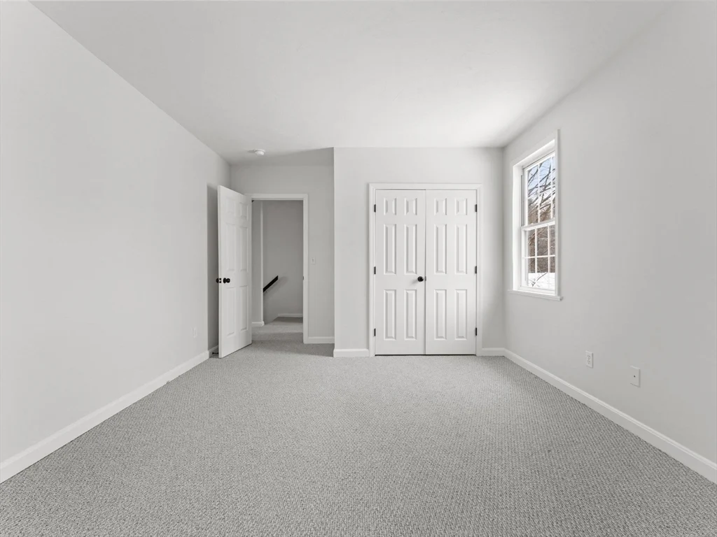 28 Crestview Dr, Westborough