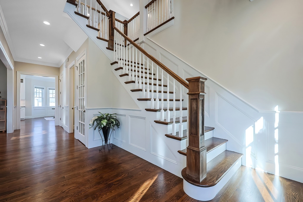 7 Marshall Rd, Wellesley