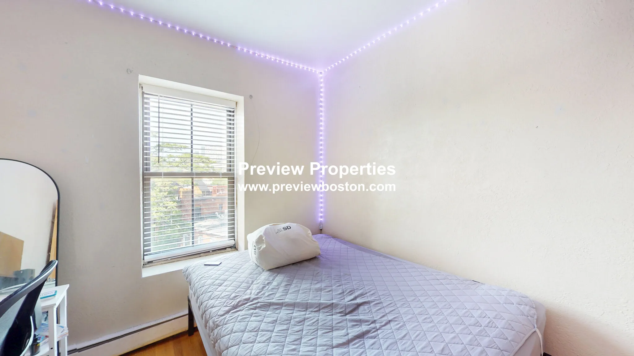 88 Hammond St, Roxbury