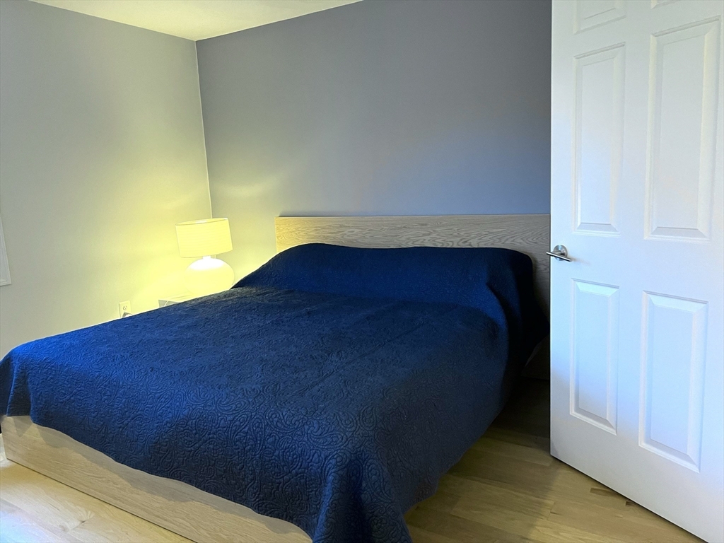 90 Monument, Medford