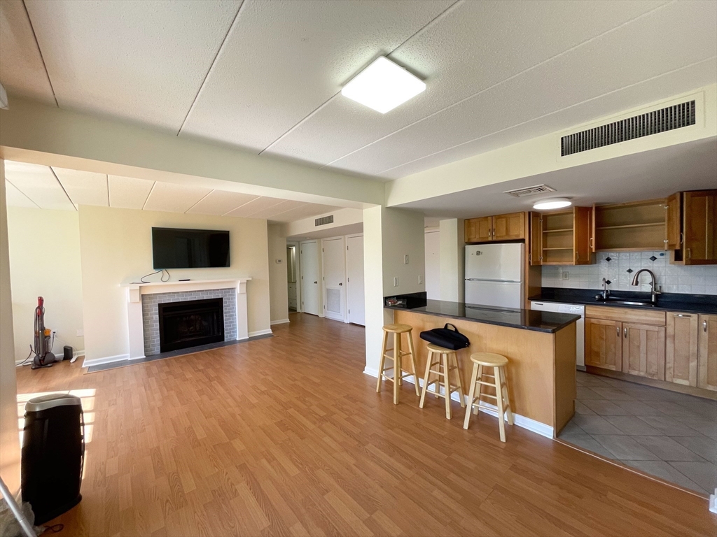 85 Brainerd Rd, Brighton