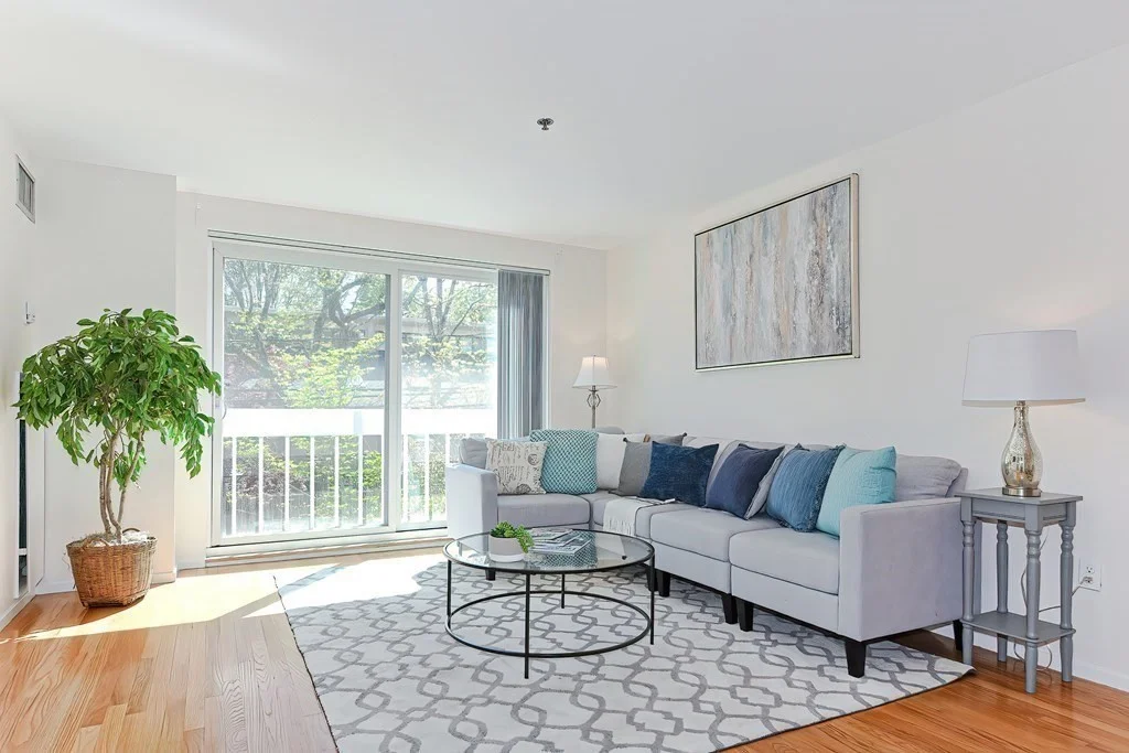 950 Massachusetts Ave, Riverside