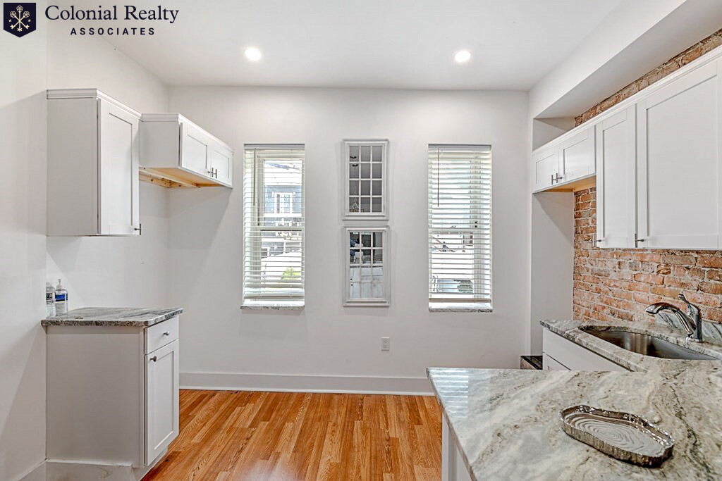 27 Swallow St, South Boston