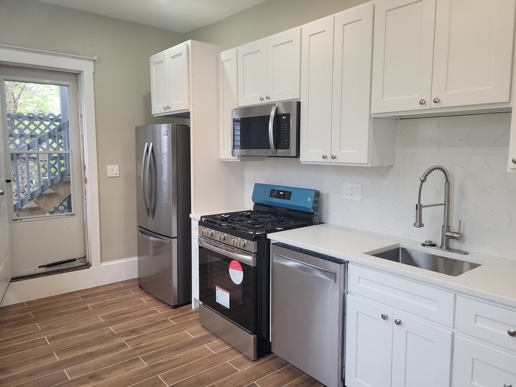 497 Warren Ave, Roxbury