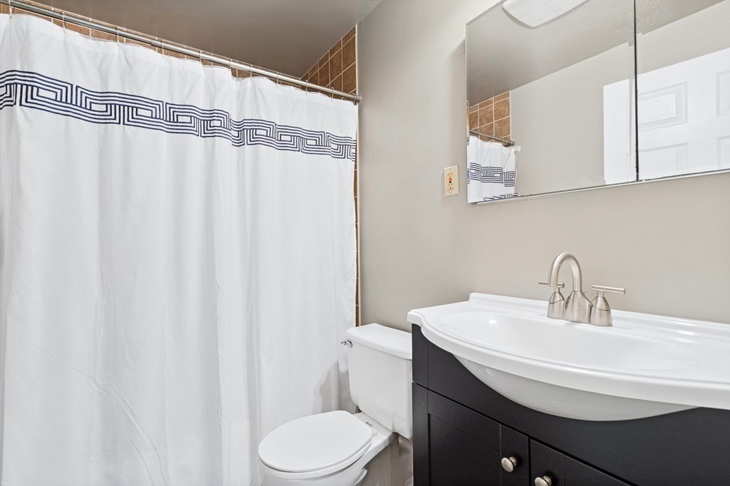 1 bed, 1 bath apartment for rent at 357 Commercial St Unit 012, Waterfront — photo 3 of 7