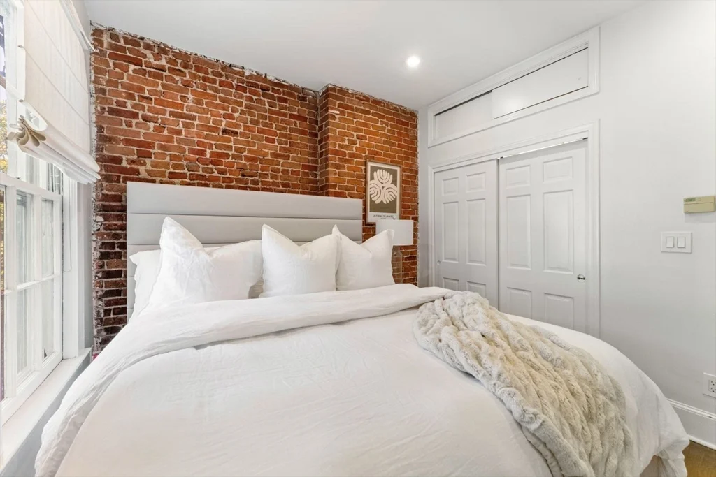 91 Waltham St, South End