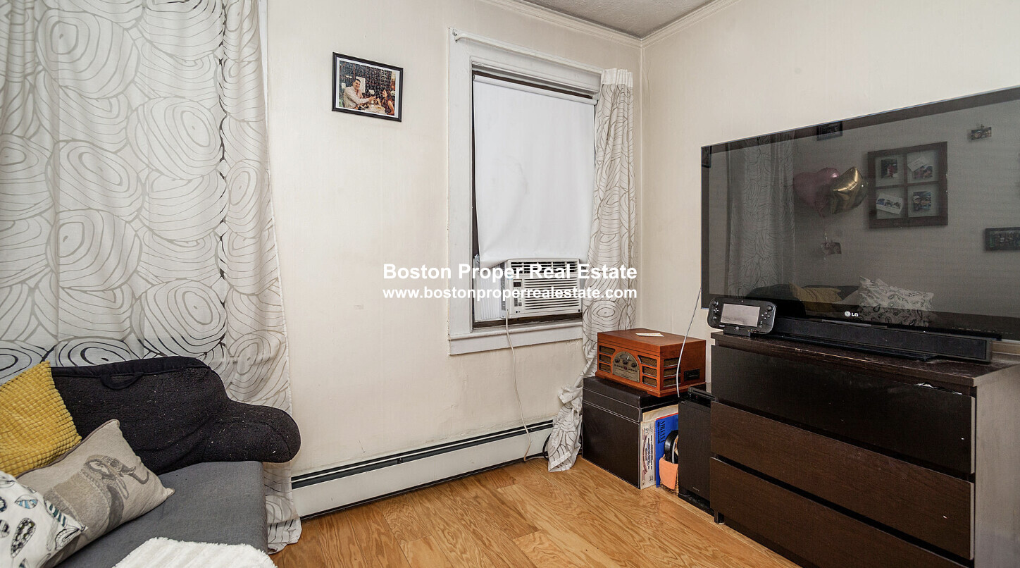 94 West Cedar St, Beacon Hill