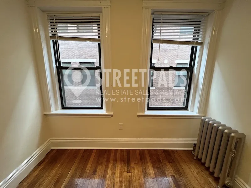 27 Park Dr, Fenway