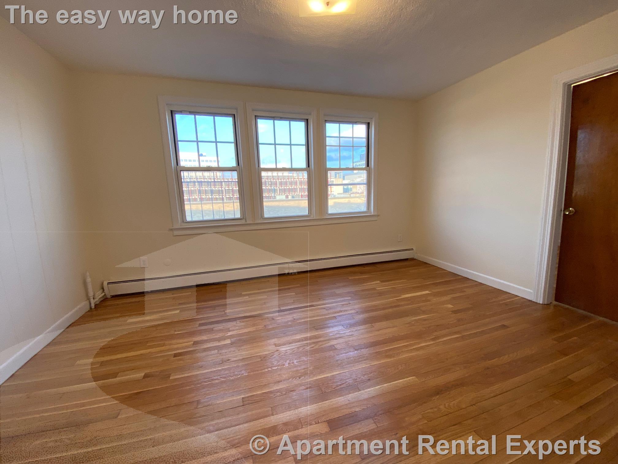 172 N Beacon St, Brighton