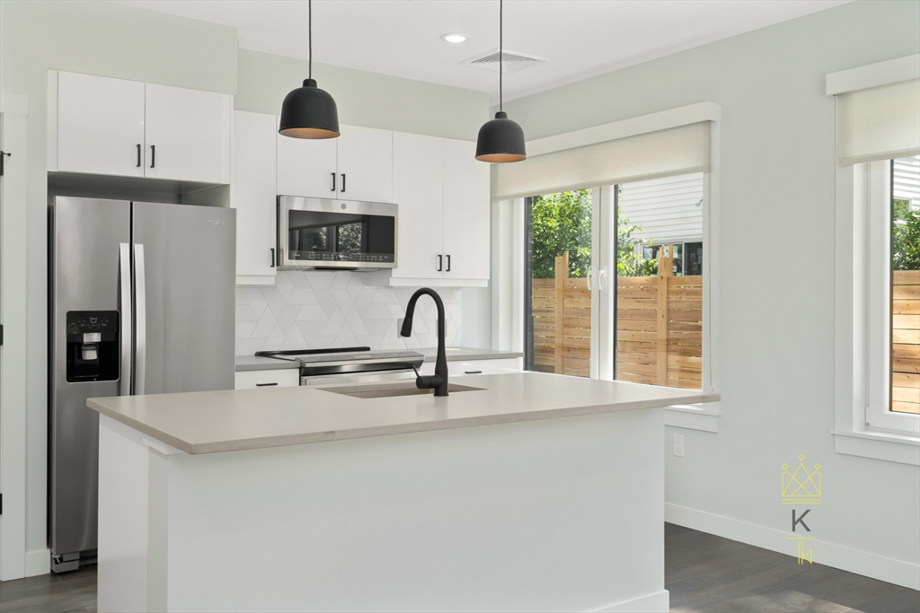 54 Auburn St, Coolidge Corner