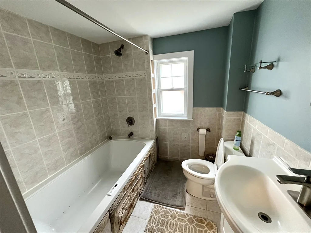 20 Beacon St, Winthrop