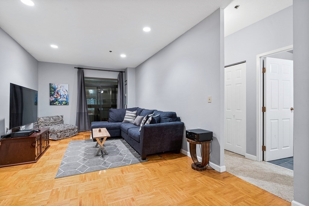 1 bed, 1 bath apartment for rent at 357 Commercial St Unit 012, Waterfront — photo 7 of 7