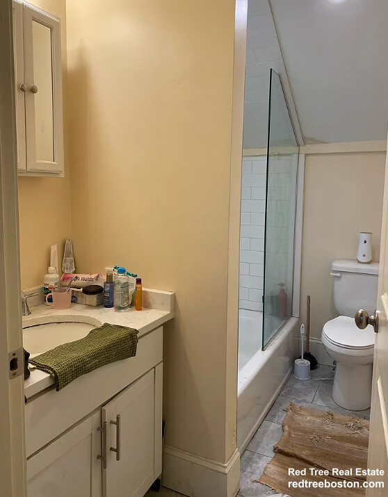 3 Griggs Pl, Allston