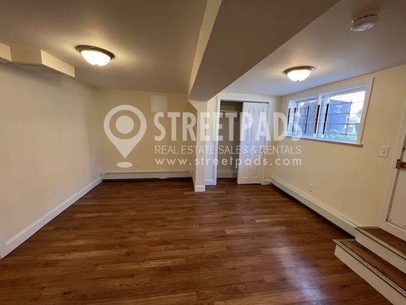 381 Harvard St, Mid-Cambridge