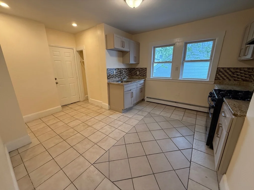 11 Dalrymple St, Jamaica Plain