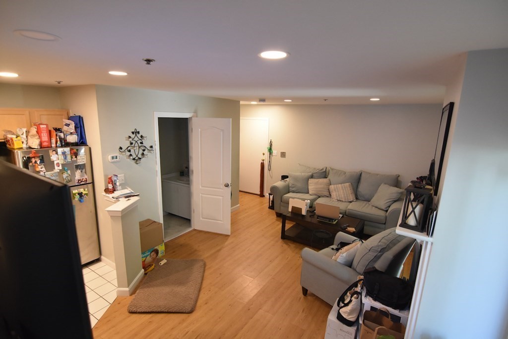 200 Falls Boulevard, Quincy