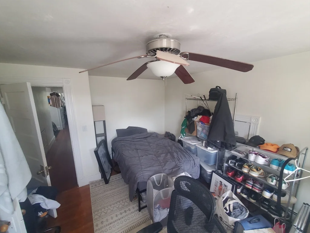 21 South Central, Wollaston