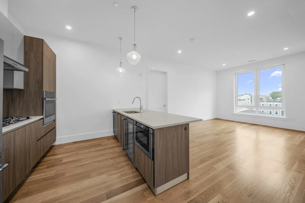 218 Old Colony Ave, South Boston