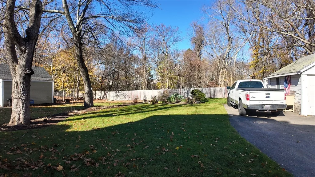 61 Thomas St, Dedham