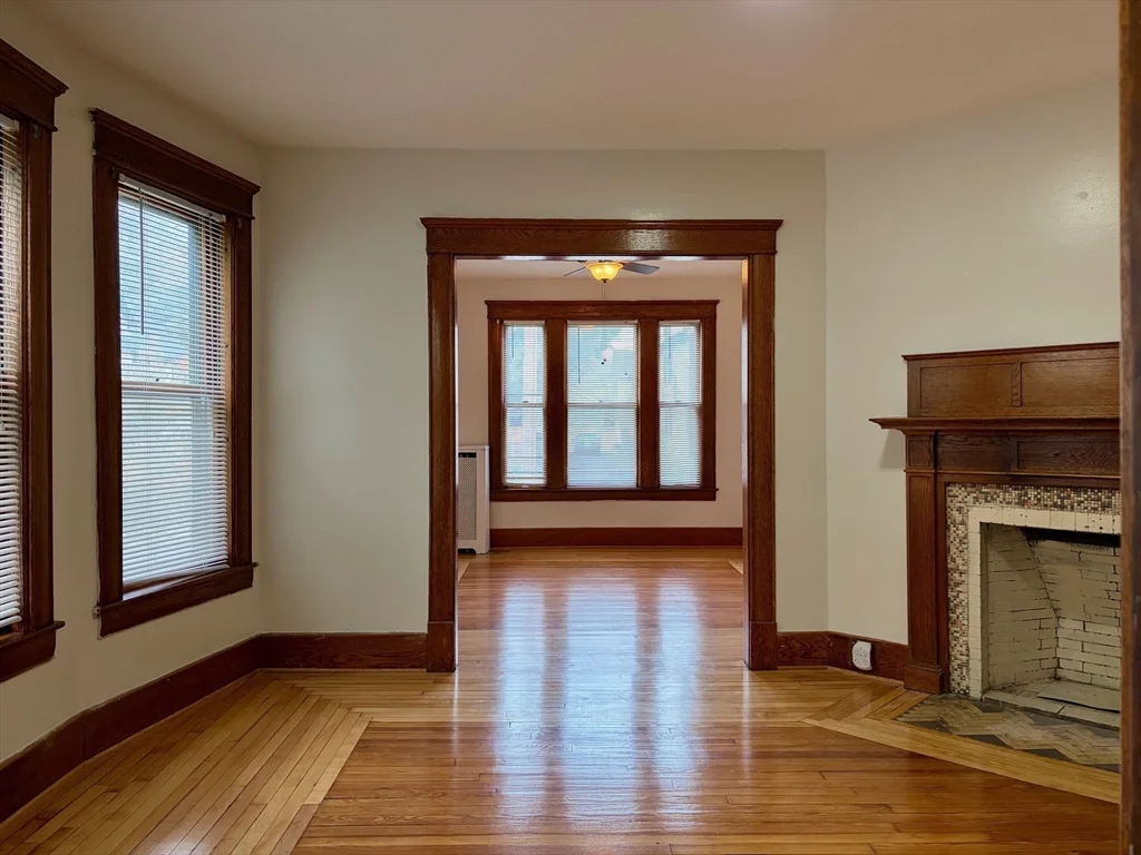 271-273 Pleasant St, Holyoke