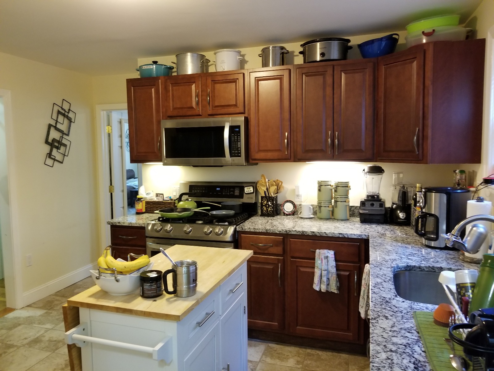 27 Bostonia Ave, Oak Square