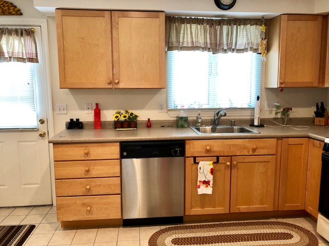 3 bed, 3 bath apartment for rent at 86 Chapel St Unit 4, Nonantum — photo 8 of 10