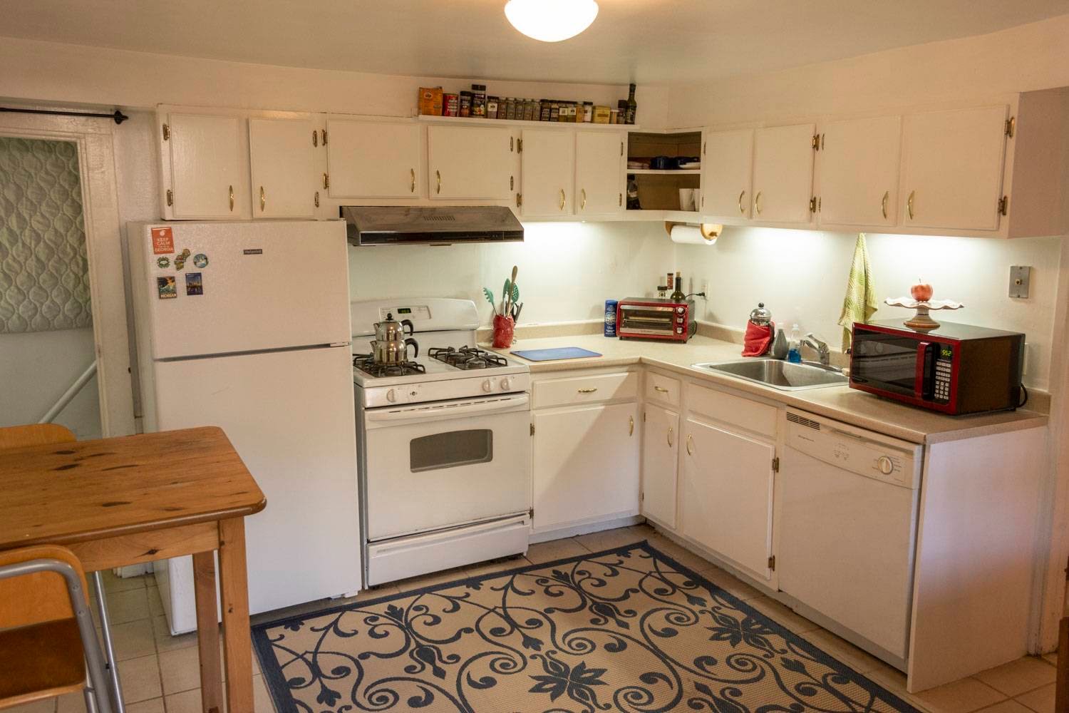 1.5 bed, 1 bath apartment for rent at 126 Derby St Unit 126, West Newton — photo 4 of 6