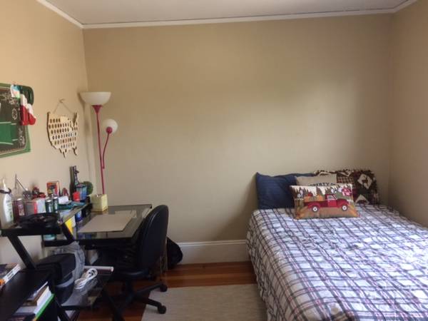 4 bed, 2 bath apartment for rent at 29 Ricker Rd Unit 2, Newton Corner — photo 3 of 21