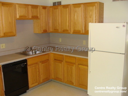 3 bed, 2.5 bath apartment for rent at 55 Hamlet St Unit 1, Thompsonville — photo 2 of 7