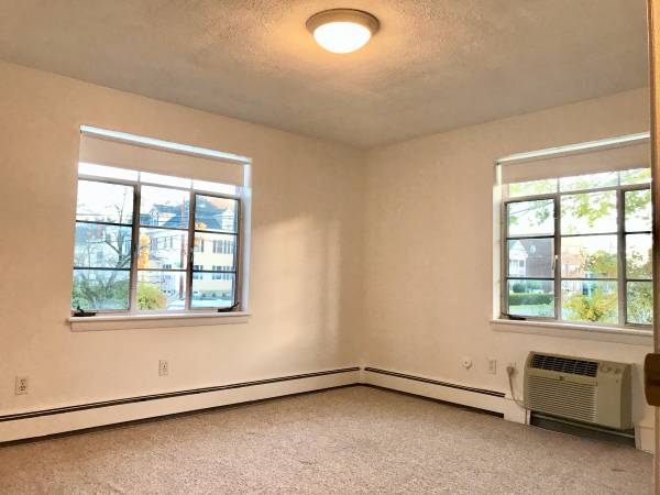 2 bed, 1 bath apartment for rent at 17 Prospect St Unit 7, Banks Square — photo 9 of 11