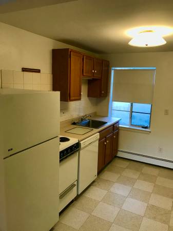 2 bed, 1 bath apartment for rent at 17 Prospect St Unit 7, Banks Square — photo 7 of 11