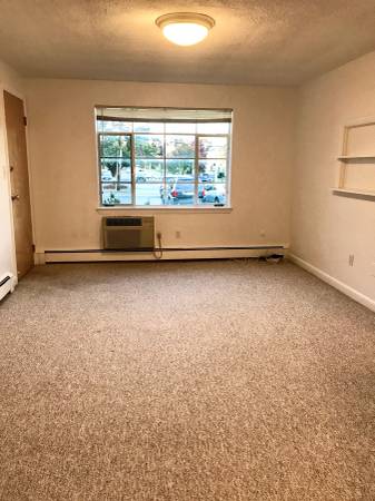 2 bed, 1 bath apartment for rent at 17 Prospect St Unit 1, Banks Square — photo 3 of 11