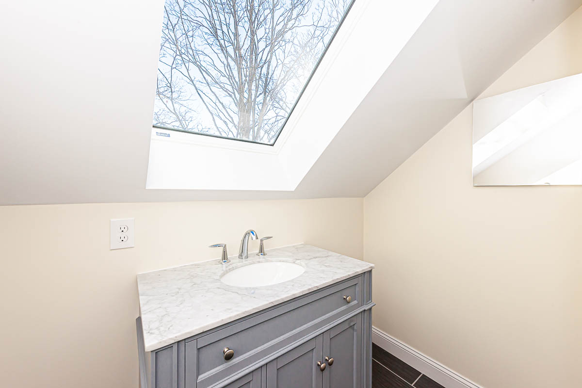 5 bed, 4+ bath apartment for rent at 48 Caldwell Rd Unit 1, West End — photo 2 of 37