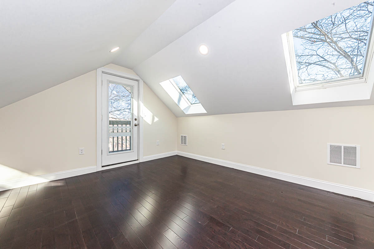 5 bed, 4+ bath apartment for rent at 48 Caldwell Rd Unit 4, West End — photo 15 of 37