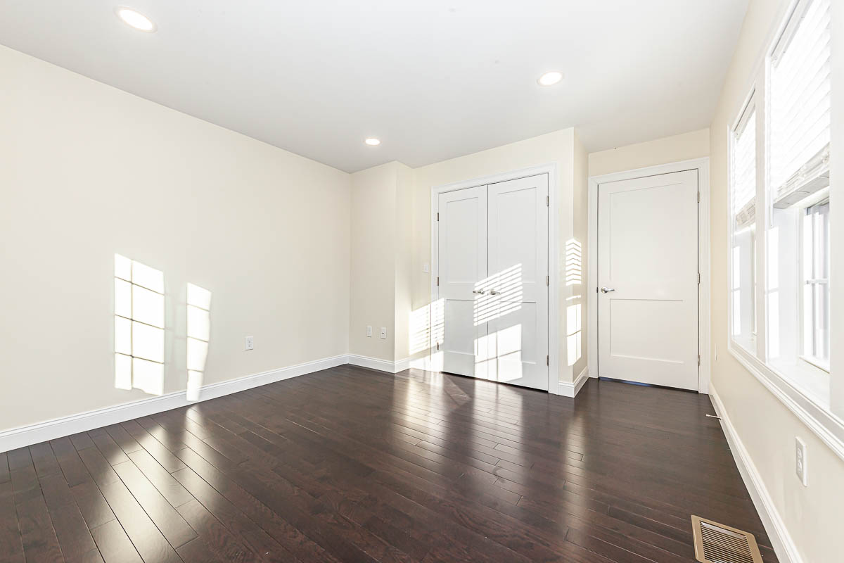 5 bed, 4+ bath apartment for rent at 48 Caldwell Rd Unit 4, West End — photo 28 of 37