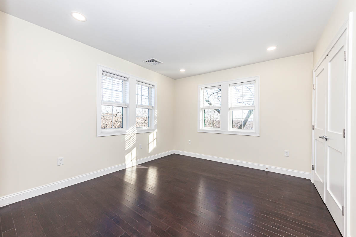 5 bed, 4+ bath apartment for rent at 48 Caldwell Rd Unit 4, West End — photo 16 of 37