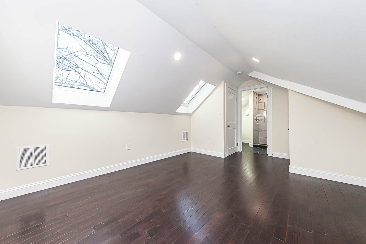 5 bed, 4+ bath apartment for rent at 48 Caldwell Rd Unit 4, West End — photo 24 of 37
