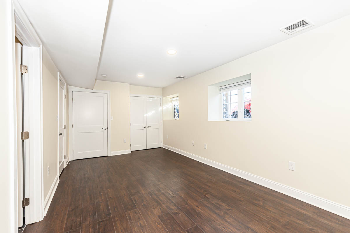 5 bed, 4+ bath apartment for rent at 48 Caldwell Rd Unit 1, West End — photo 30 of 37