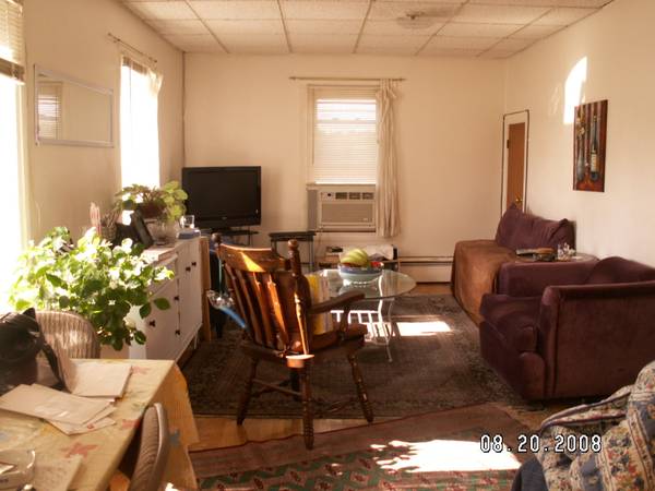 3 bed, 1 bath apartment for rent at 278 California St Unit 1, Nonantum — photo 7 of 7
