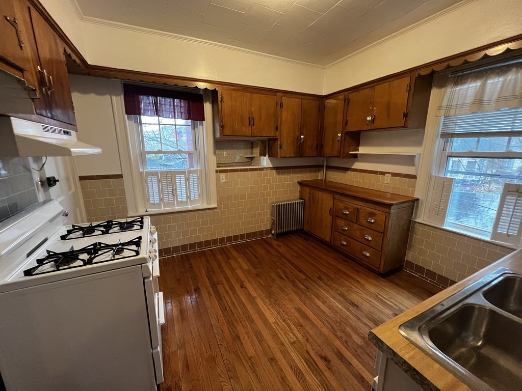 865 Centre St, Jamaica Plain