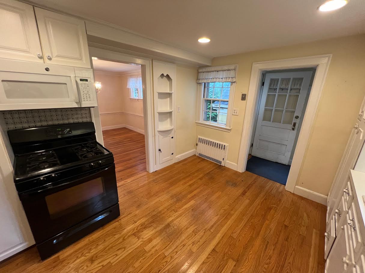 3 bed, 2.5 bath apartment for rent at 51 Dean St Unit 1, Belmont — photo 13 of 17