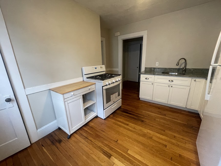 1 bed, 1 bath apartment for rent at 6 Derby St Unit 1, South Side — photo 5 of 9