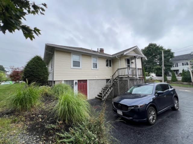 2.5 bed, 1.5 bath apartment for rent at 335 Hillside Ave Unit 1, Needham Heights — photo 1 of 35