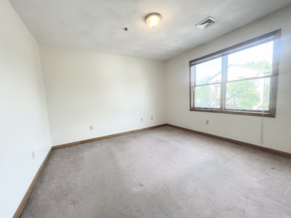 1.5 bed, 1 bath apartment for rent at 197 Newton St Unit 1, South Side — photo 3 of 21